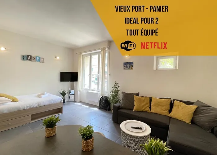 Entre Le Vieux Port Et Le Panier
